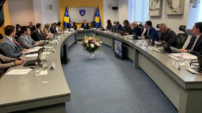 Qeveria e Kosovës: 100 euro shtesë për çdo pensionist
