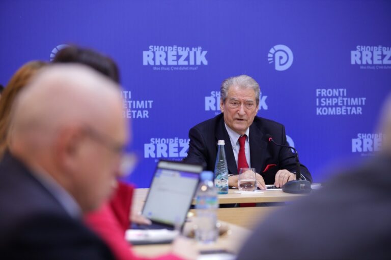 Berisha takon aleatët për zgjedhjet lokale: Do dalim me kandidat të përbashkët