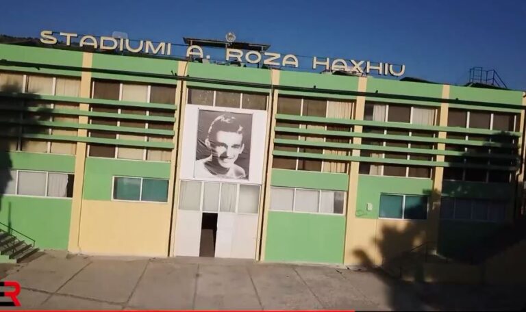 VIDEO/ Rama promovon fushën e re të futbollit në Kompleksin Sportiv “Roza Haxhiu”