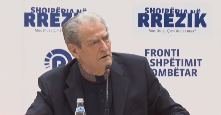 Takim me studentët, Berisha: Rama e ka kthyer universitetin në ”mollë të ndaluar”. Familjet s’kanë mundësi