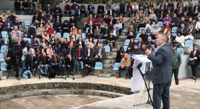 “Zëri i Amerikës”: Protesta e pedagogëve, rrezikohet viti akademik në Shqipëri