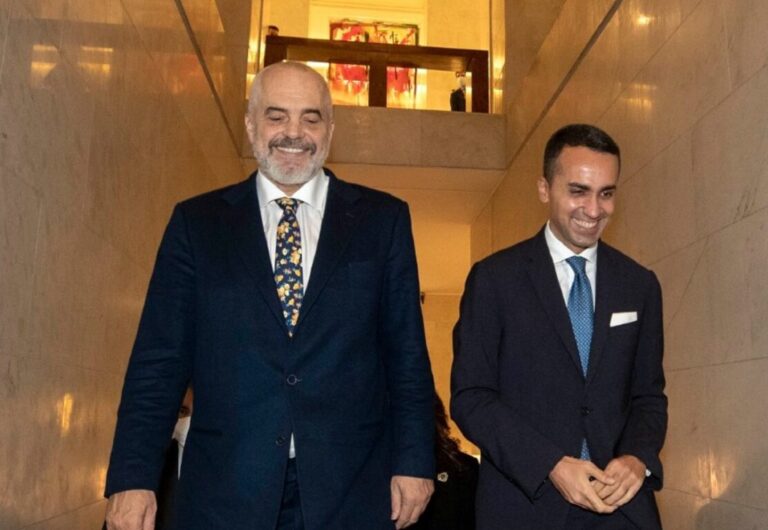 Kontrabandë vaksinash me Di Maion nga Italia? Rama: Zoti na ruajt! Shaka për të përshkruar një bashkëpunim vëllazëror
