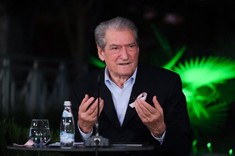 Berisha i fiksuar me portalet serbe si “Numbeo”, nuk beson të dhënat e BE për cilësinë e ajrit në Tiranë