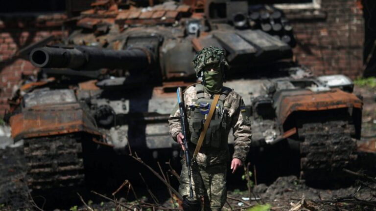 Kronikë/ NATO premton sisteme të reja të mbrojtjes ajrore. Lumë armësh drejt Ukrainës