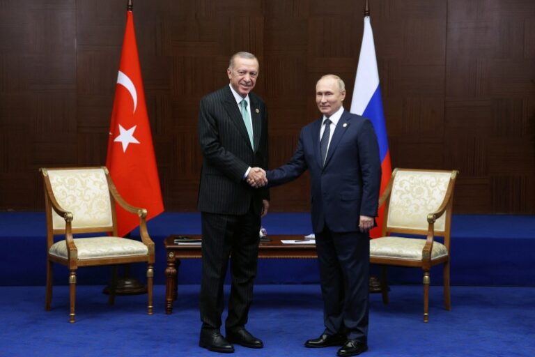 Kronikë/ Putin kërkon shpëtim tek Erdogani! Çfarë plani kanë dy liderët botëror për Ukrainën!