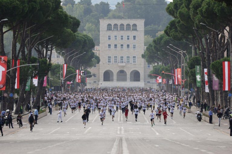 Sot Maratona e Tiranës. Marrin pjesë 2500 vrapues nga gjithë Bota. Ja rrugët ku kufizohet qarkullimi