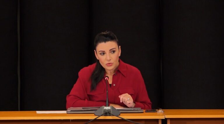 Balluku takim me administratorët e energjisë: Nëse për 2 muaj nuk shohim reagim, gjoba shkon në llogari të titullarit