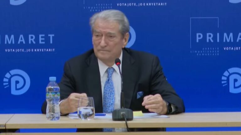 Berisha thirrje për t’iu bashkuar protestës së pedagogëve: Sot, ora 11:00, para Universitetit Politeknik të Tiranës
