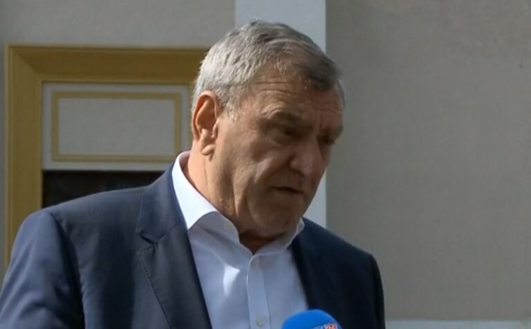Agron Duka tregon diskutimet me Sali Berishën: Disa deputetë do lënë mandatin për të kandiduar për kryebashiakë