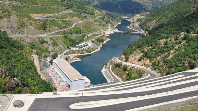 HEC-et, deri në 214 milionë euro fitime nga rritja e çmimeve. Ja pse nevojitet taksa e fitimeve të luksit ndaj tyre