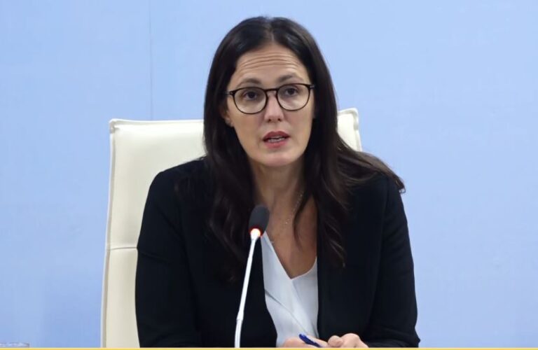 Ministrja Ibrahimaj: Inflacioni bie vitin e ardhshëm. Papunësia është ulur
