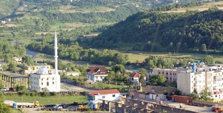 Klos/ Dhunohen nënë e bir, maskat grabisin edhe 8 mijë euro