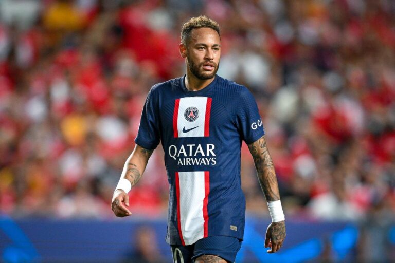 Rikthimi i bujshëm, Neymar e zbulon para kohe skuadrën