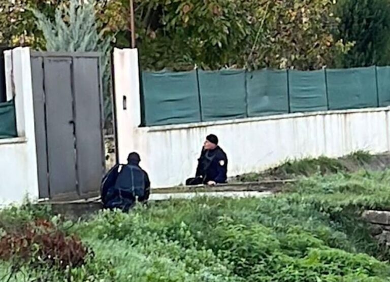 Policia dhe RENEA aksion në Shkodër. Kapet një person i rrezikshëm, u kundërpërgjigjet policëve me armë