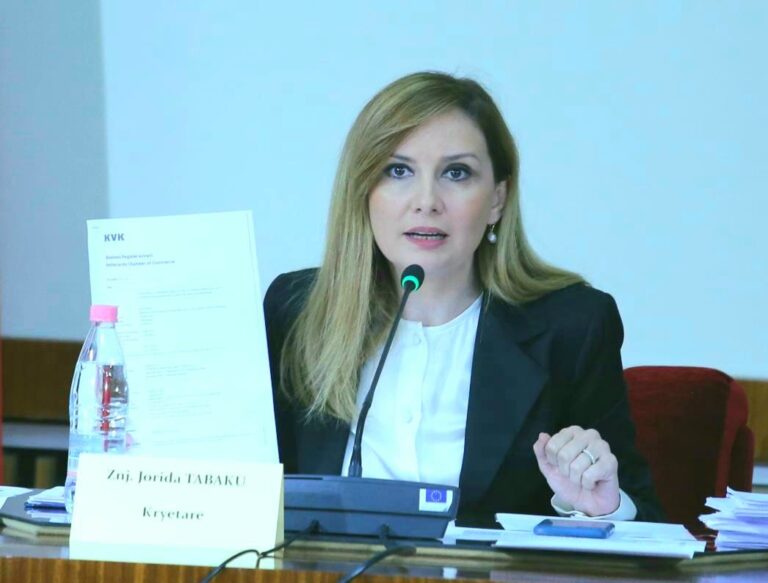Jorida Tabaku: Qeveria do marrë 130 milionë euro taksa shtresës së mesme, do ua jap oligarkëve