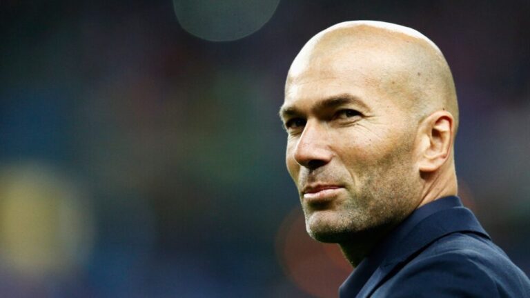 Zidane jep lajmin e madh: Shpejt do më shihni sërish në stol