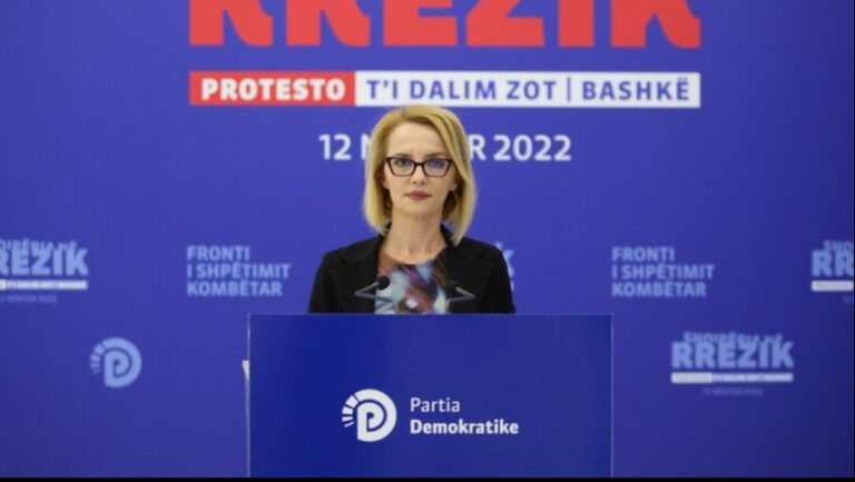 ”Po cënohet lëvizja e lirë pa viza”, PD akuzon Ramën: 740 mijë shqiptarë kanë ikur nga vendi