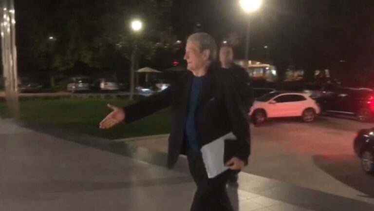Berisha takon 7 kandidatët e primareve për Tiranën: Mobilizohuni për protestën