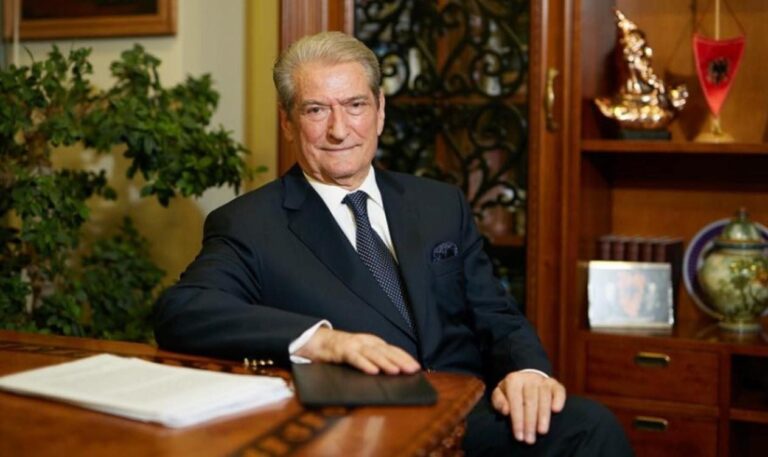 ”Terra World”: Sali Berisha, personi më i klikuar në rrjetet sociale. Në llogarinë e Ramës ka shumë adresa fake