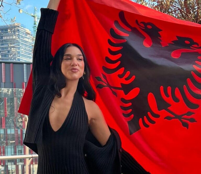 Dua Lipa me pasaportë shqiptare, juristi: Ka fuqi më shumë se ajo britanike në BE