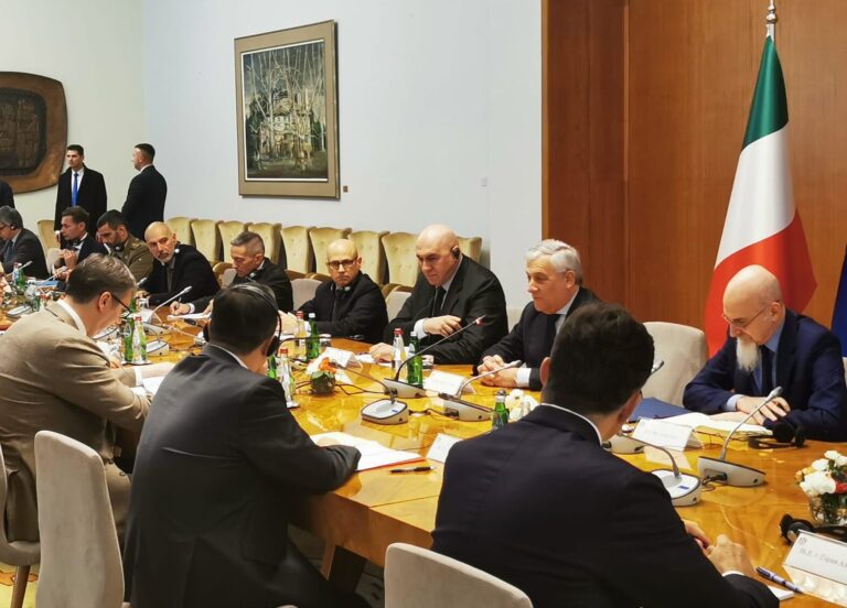 Takimi Kurti-Vuçiç dështoi në Bruksel, Italia dërgon dy ministra në Kosovë dhe Serbi
