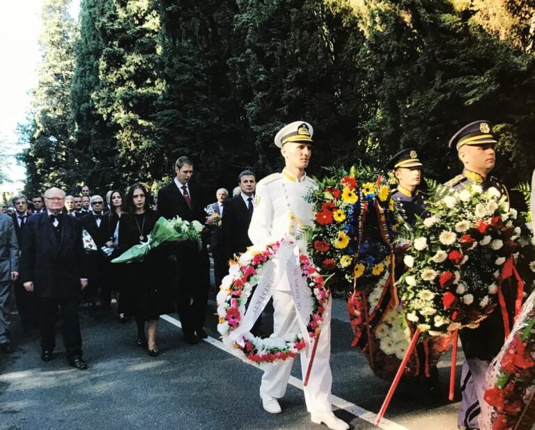 FOTO/ Ekrem Spahiu: Mbreti Zog në atdhe, 10 vite nga kthimi i eshtrave