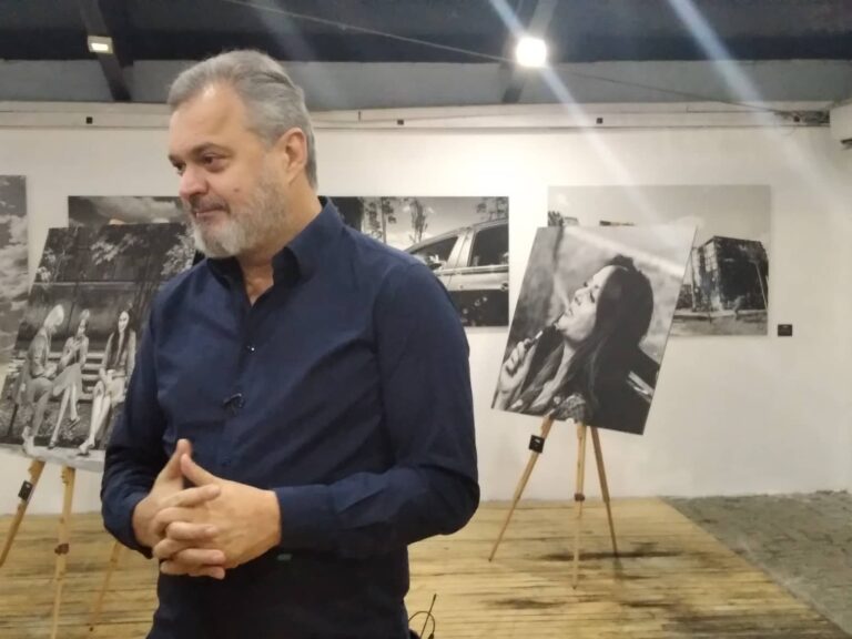 ”Ukraina në 10 orë”, çelet në Prishtinë ekspozita me fotografi e Ben Blushit
