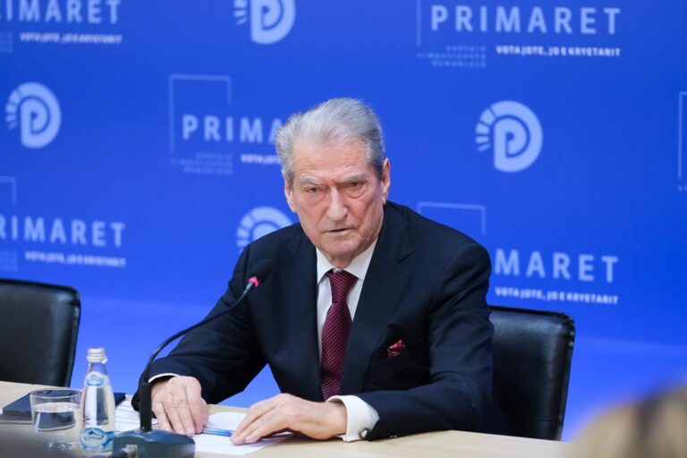 ‘Asgjë në botë nuk na ndalon”, Berisha për 6 dhjetorin: 1 mijë gazetarë do jenë atë ditë në Tiranë