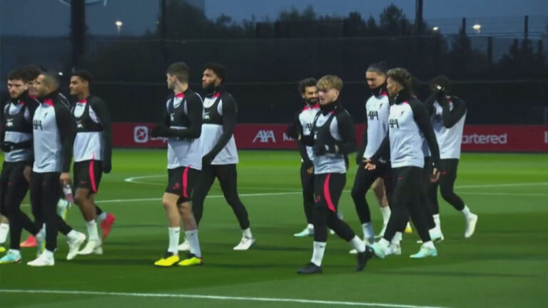 Napoli dhe Liverpool sfidë për kreun