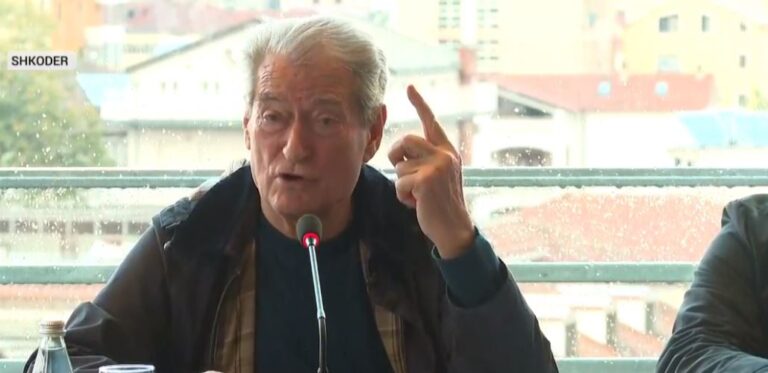 Përmbytjet, Berisha: Fatkeqësi që vjen nga dora e hajdutit. Rama i kthen përgjigje në Twitter