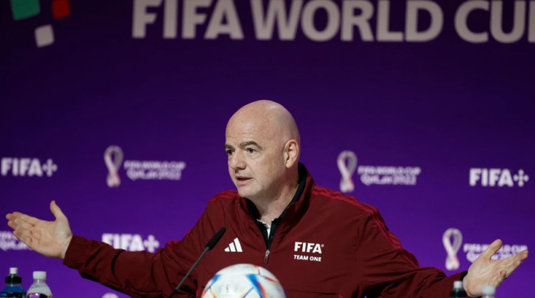 Presidenti i FIFA-s akuzon kritikët e Katarit për hipokrizi