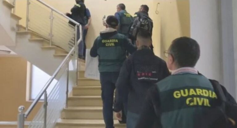 Mashtrimet e Call Center-ave, disa të arrestuar nga policia spanjolle