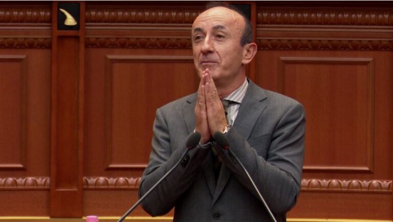 E quajti ”gjel deti”, çudit deputeti Sula: Ramën e fal, por ajo është gjuhë rrugaçësh