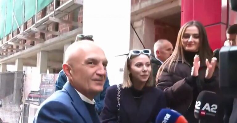Meta me simpatizantët në protestë: Drejt popullit të Lirisë