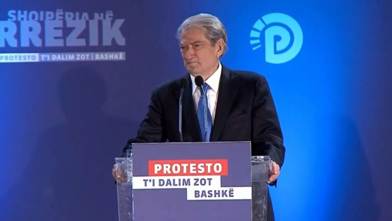 “Protesta, sirena e shpresës”, Berisha-Ramës: Të përgjigjemi në të gjitha mënyrat që meriton