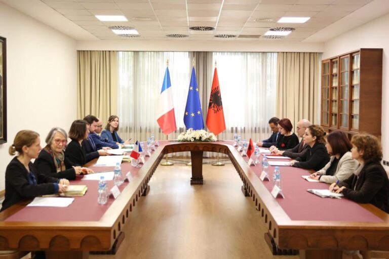 Ministrja Xhaçka pret zyrtaren franceze për çështjet Europiane: Mirënjohje për mbështetjen e Shqipërisë drejt BE-së