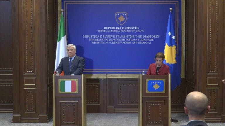 Paqja nuk u arrit në Bruksel, tani tenton Italia. Tajani fton Kurtin dhe Vuçiçin në Romë