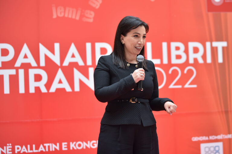 Ministrja Kushi jep lajmin e mirë: Shërbim për këshillimin e karrierës në të gjitha klasat e 9-ta