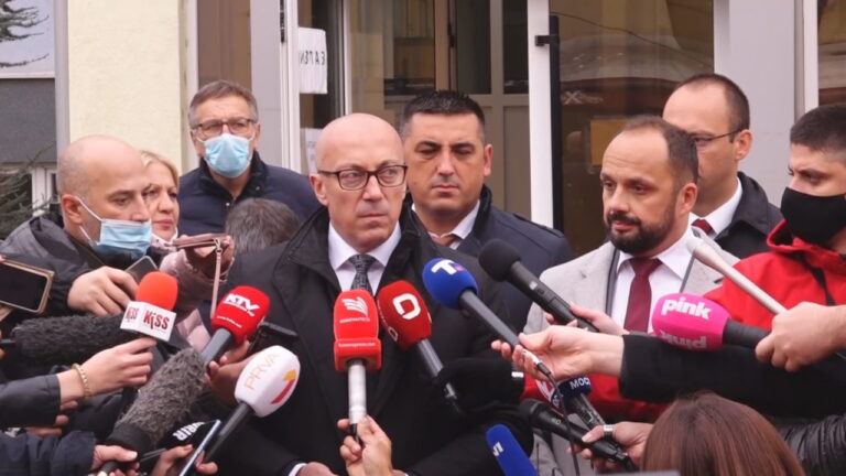 Zyrtarët e dorëhequr në Kosovë, do paguhen nga Serbia