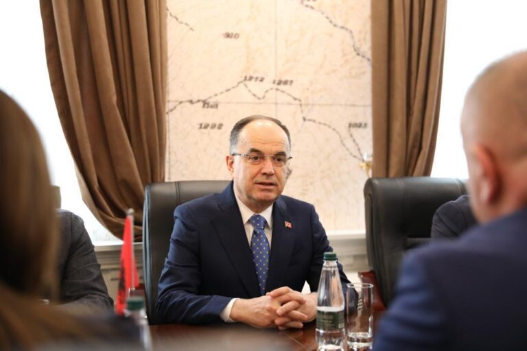 ”Shqiptarët jo pushtues”, Presidenti Begaj thirrje qeverisë britanike në Kukës: Jepuni viza dhe si punëtorë sezonalë