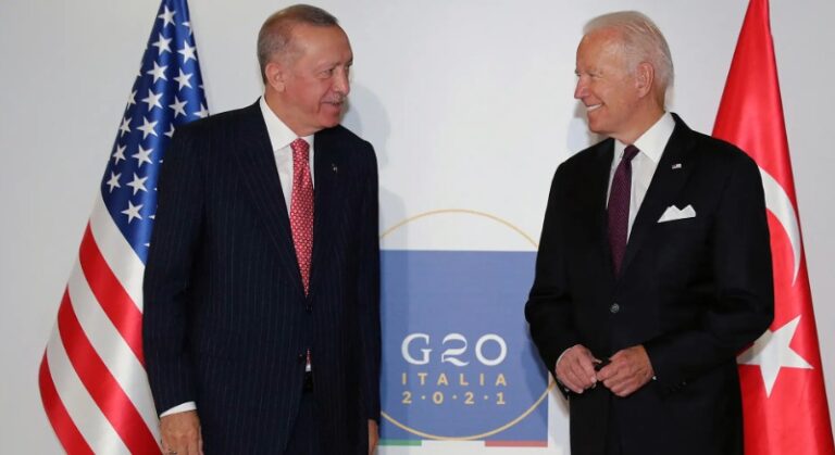 Kronikë/ SHBA i kërkon Erdogan të ndalë bombardimet. Rusia kundër sulmeve turke në Siri