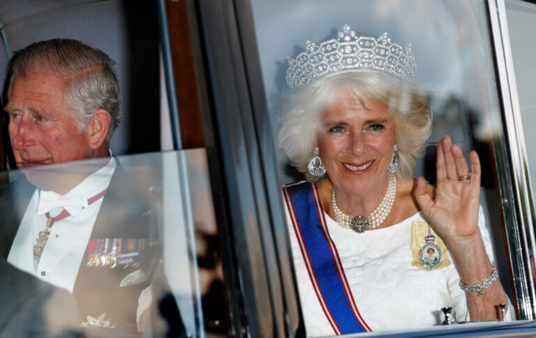 Rrugëtimi i mbretëreshës Camilla, nga njeriu më i urryer në Britani te ngjitja në fron