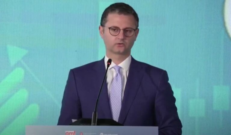 Drejtori i AMF në konferencën ‘Financa të Gjelbra’: Shqipëria, vend me risk të lartë për katastrofat natyrore! “Sektori financiar i ekspozuar ndaj rreziqeve”