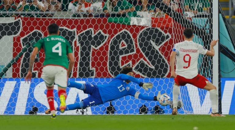 Lewandowski tradhton Poloninë nga pika e bardhë, ndalet ndaj Meksikës (VIDEO)