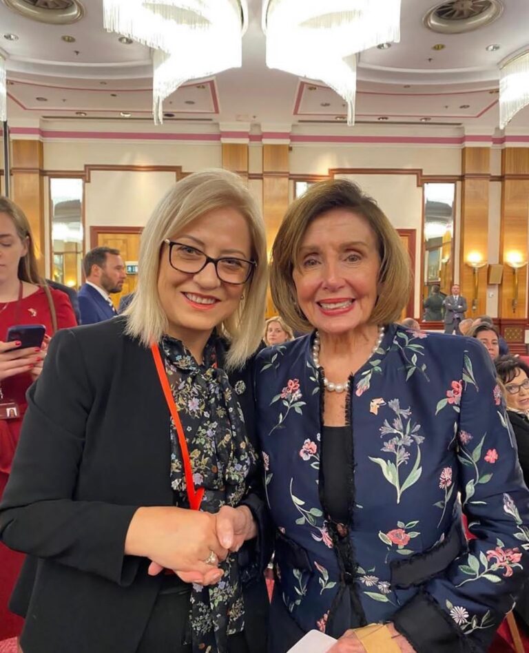 Kryeparlamentarja Nikolla reagon pas tërheqjes së Nancy Pelosit nga postet drejtuese në Kongresin amerikan