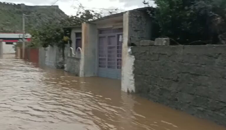 Situatë e jashtëzakonshme nga përmbytjet në Shkodër. Vijon evakuimi i banorëve, mjeti i ushtrisë bllokohet në kanal