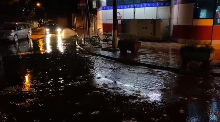 FOTO/ Shkak moti keq, Shkodra ”pushtohet” nga uji