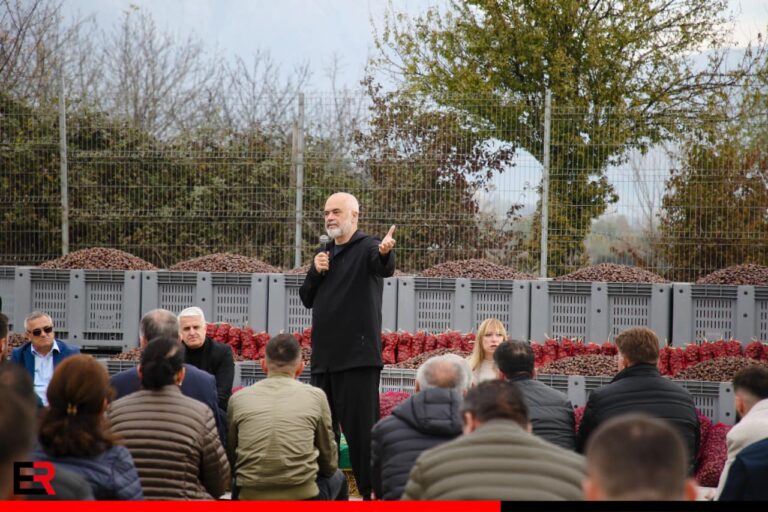 Edi Rama publikon fotot nga takimet dje në Tropojë dhe deklaron: Opozita “do të marrë Noc Rrokun!’