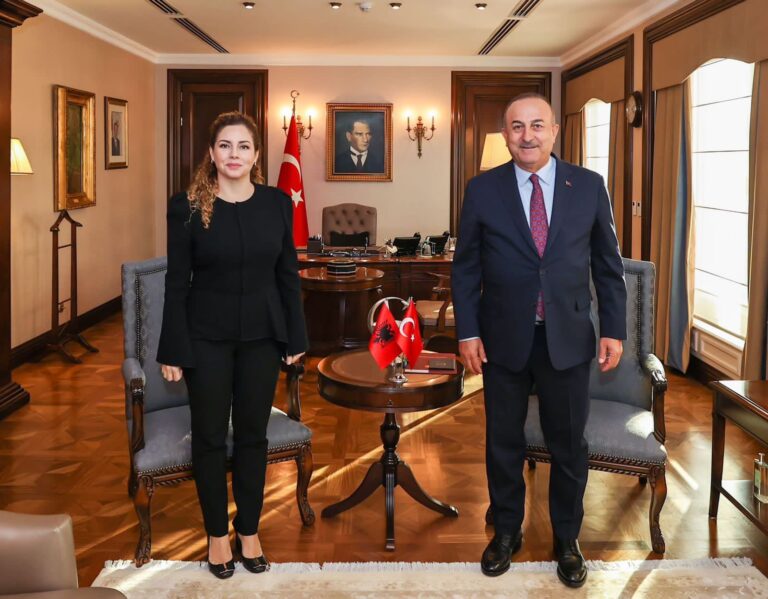Ministrja Xhaçka vizitë në Ankara: Turqia partnere kyçe për Shqipërinë dhe gjithë rajonin