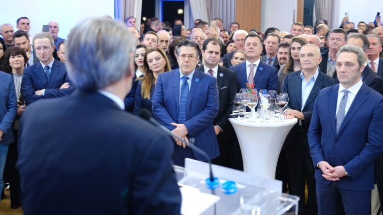 32-vjetori i themelimit të PD-së, Ilir Meta i pranishëm në ceremoninë: Ditë historike